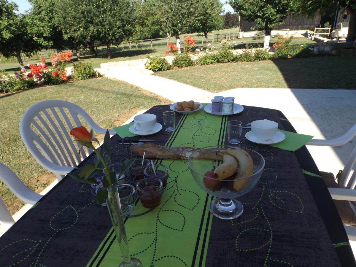 Bed & Breakfast Au Calme Lalinde Exterior foto